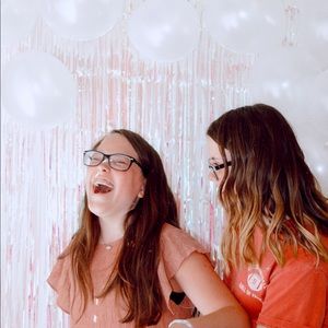 Meet your Posher, Ava